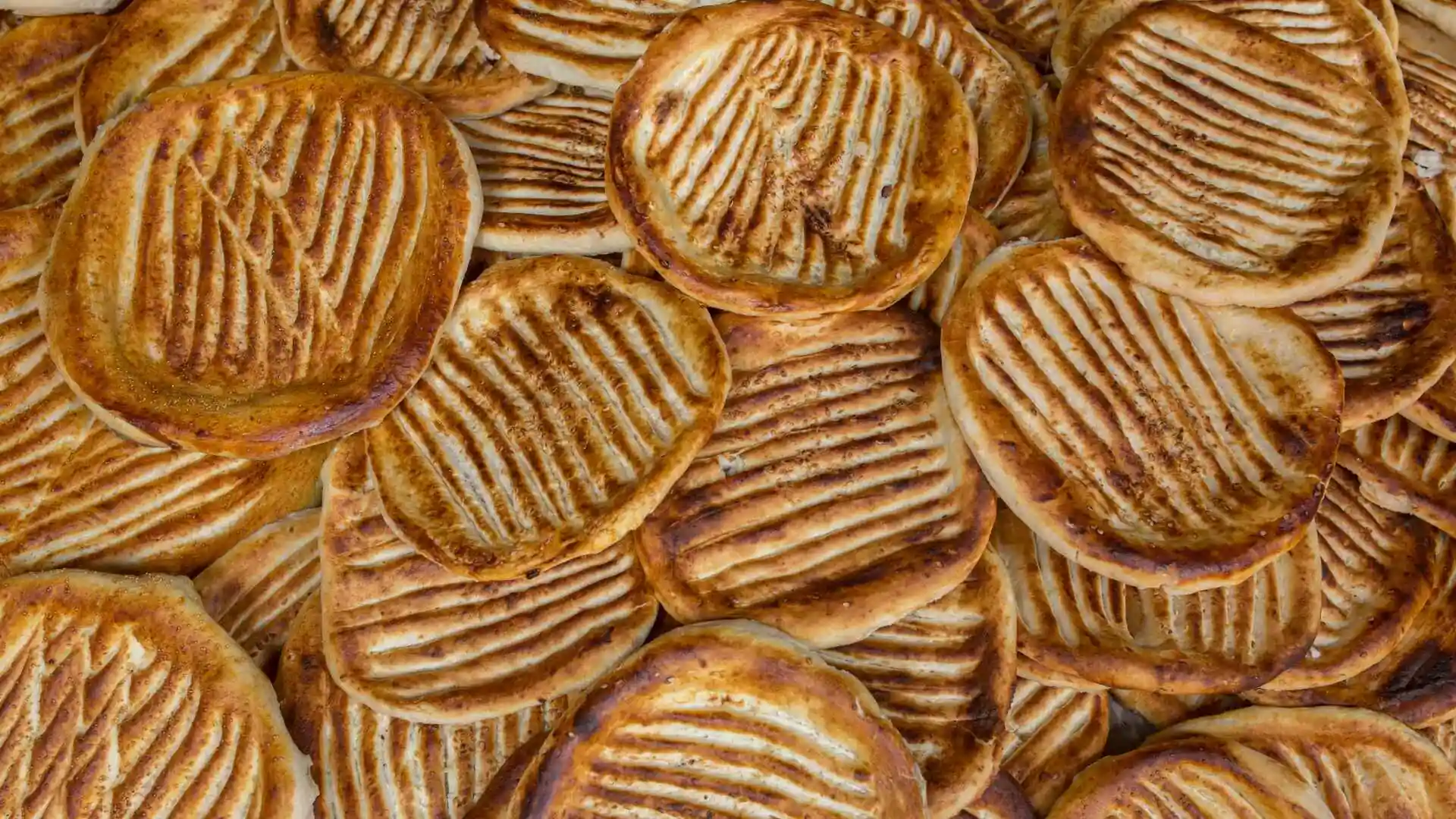 Fresh Girda from Mehtab Bakery